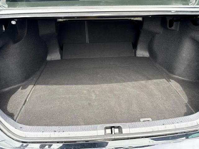Photo of 2020 Midnight Black Metallic Toyota Camry