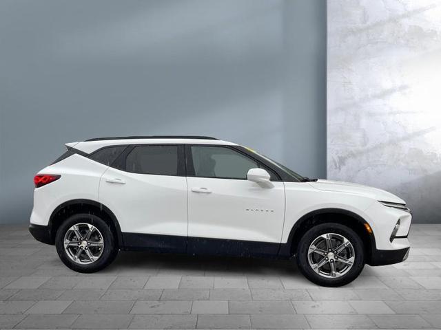 Photo of 2023 White Chevrolet Blazer