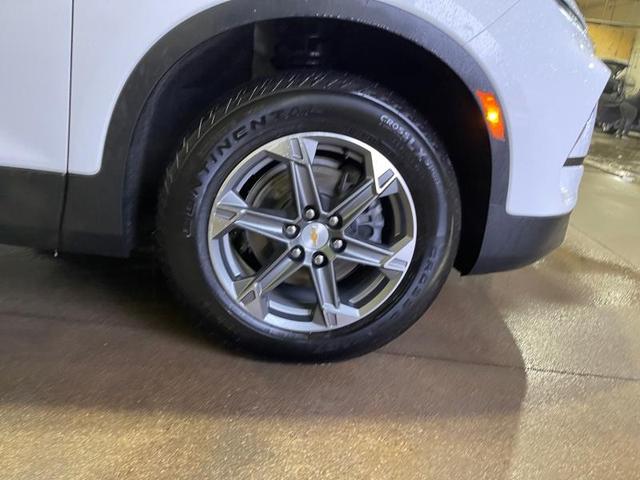 Photo of 2023 White Chevrolet Blazer