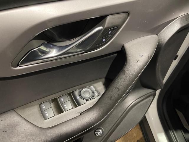 Photo of 2023 White Chevrolet Blazer