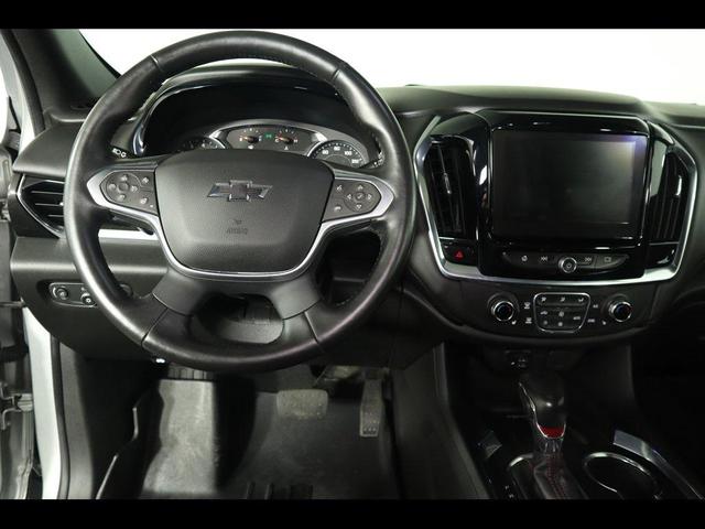 Photo of 2022 Silver Ice Metallic Chevrolet Traverse
