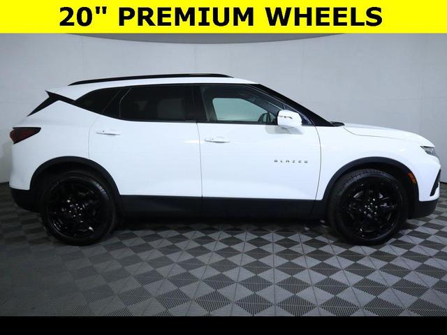 Photo of 2022 Summit White Chevrolet Blazer