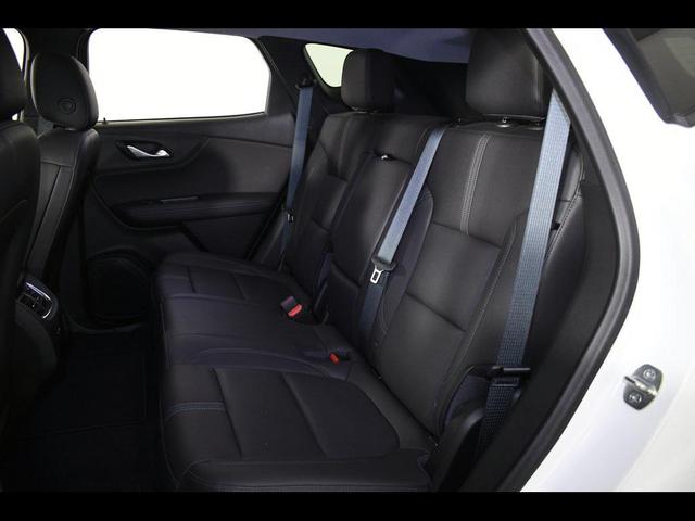 Photo of 2022 Summit White Chevrolet Blazer
