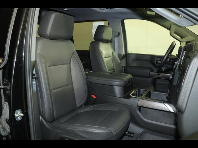 Photo of 2022 Mosaic Black Metallic Chevrolet Silverado 2500