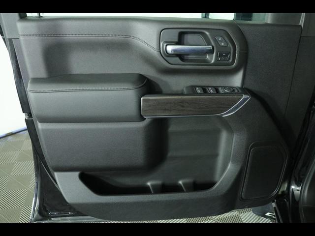 Photo of 2022 Mosaic Black Metallic Chevrolet Silverado 2500