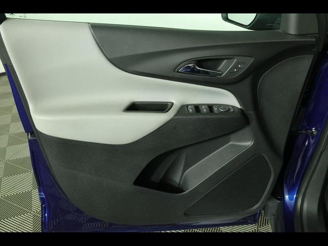 Photo of 2022 Blue Glow Metallic Chevrolet Equinox