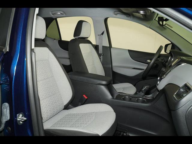 Photo of 2022 Blue Glow Metallic Chevrolet Equinox