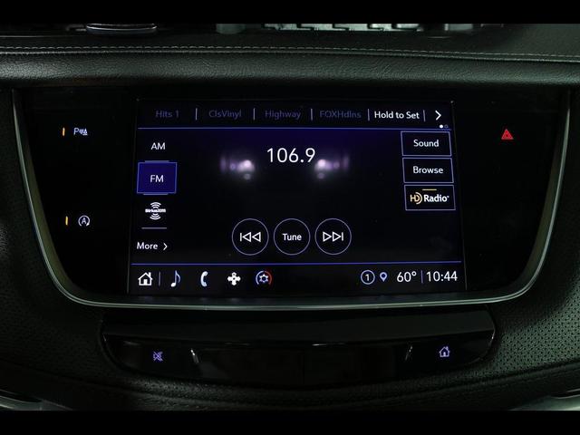 Photo of 2022 Crystal White Tricoat Cadillac XT5