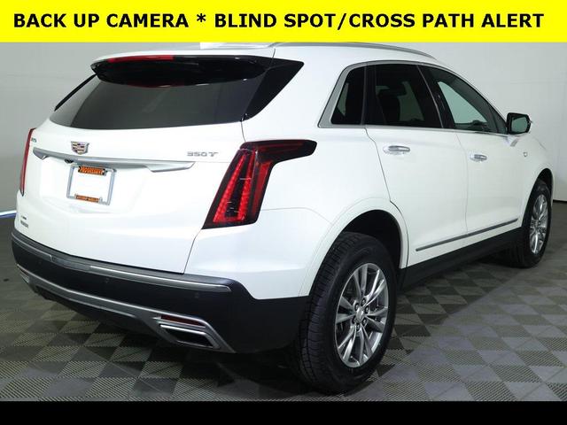 Photo of 2022 Crystal White Tricoat Cadillac XT5