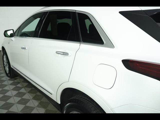 Photo of 2022 Crystal White Tricoat Cadillac XT5