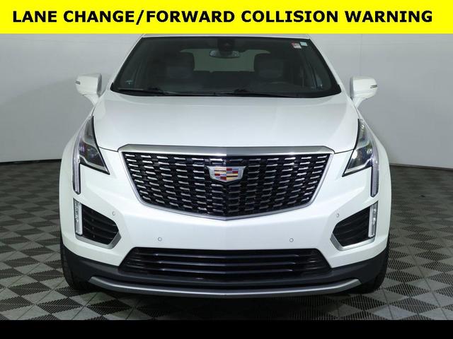 Photo of 2022 Crystal White Tricoat Cadillac XT5