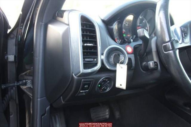 Photo of 2013 Black Porsche Cayenne