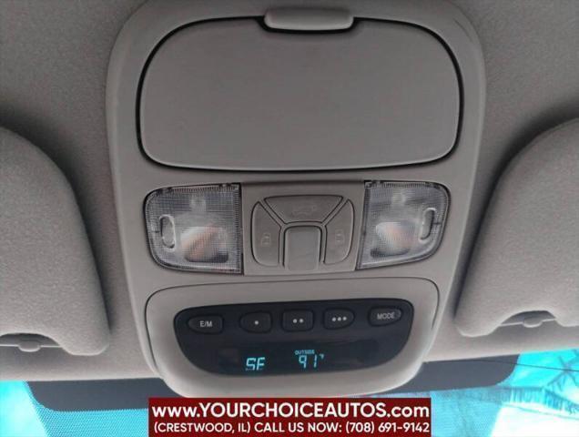 Photo of 2005 Tan Toyota Sienna