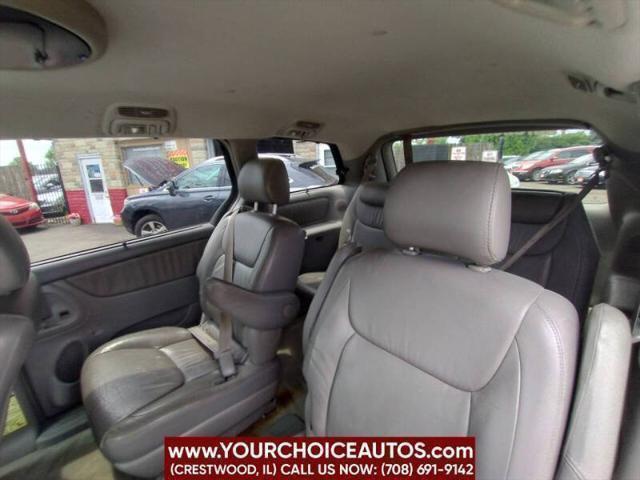 Photo of 2005 Tan Toyota Sienna