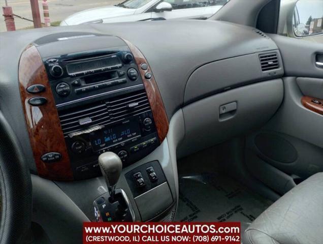 Photo of 2005 Tan Toyota Sienna