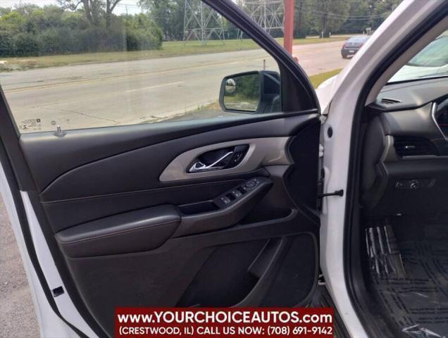 Photo of 2021 Summit White Chevrolet Traverse