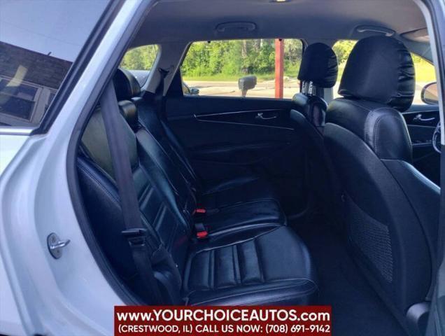 Photo of 2017 Snow White Pearl Kia Sorento