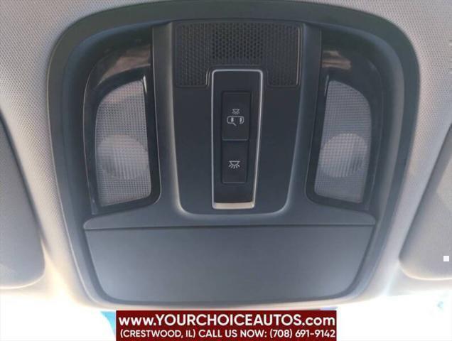Photo of 2017 Snow White Pearl Kia Sorento