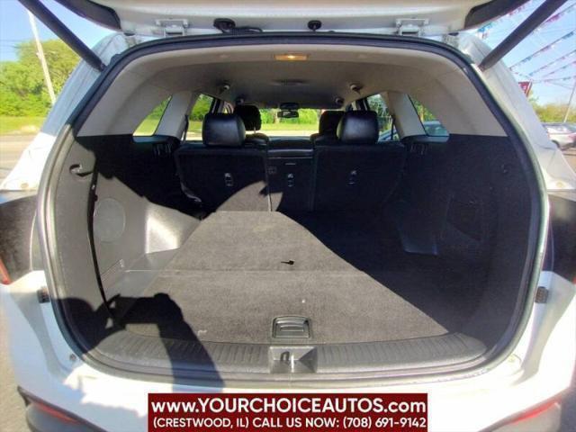 Photo of 2017 Snow White Pearl Kia Sorento