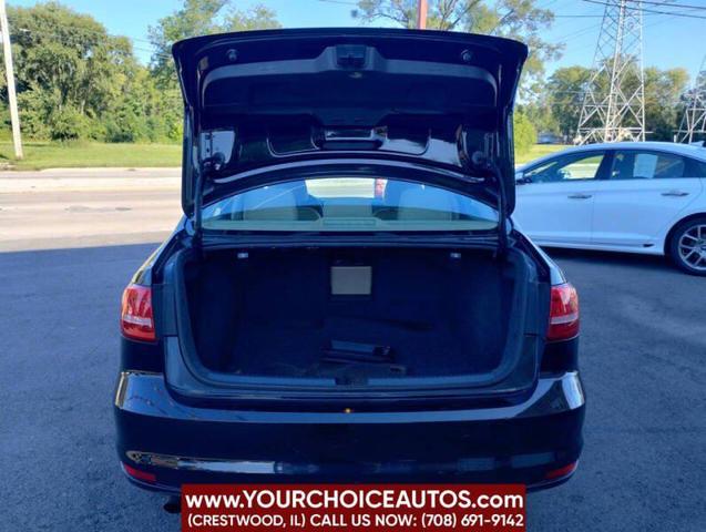 Photo of 2015 Black Volkswagen Jetta
