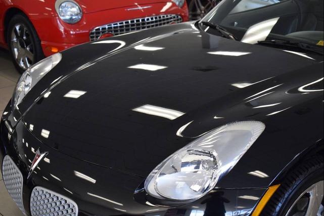 Photo of 2007 Mysterious (Black) Pontiac Solstice