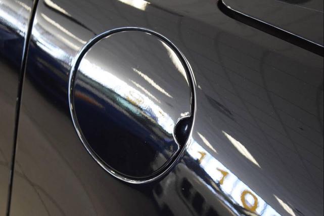 Photo of 2007 Mysterious (Black) Pontiac Solstice