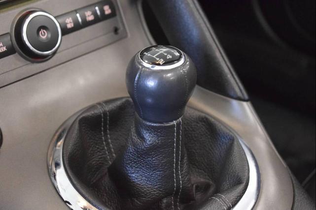 Photo of 2007 Mysterious (Black) Pontiac Solstice