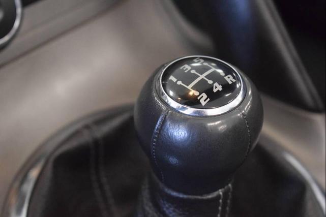 Photo of 2007 Mysterious (Black) Pontiac Solstice