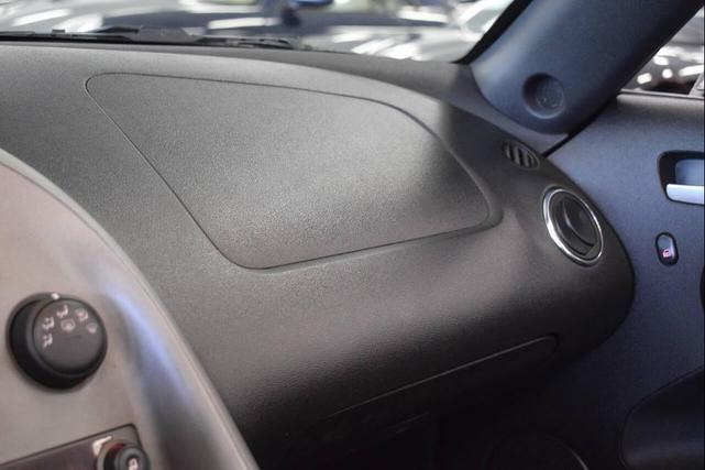 Photo of 2007 Mysterious (Black) Pontiac Solstice