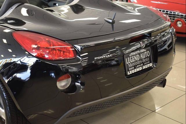 Photo of 2007 Mysterious (Black) Pontiac Solstice