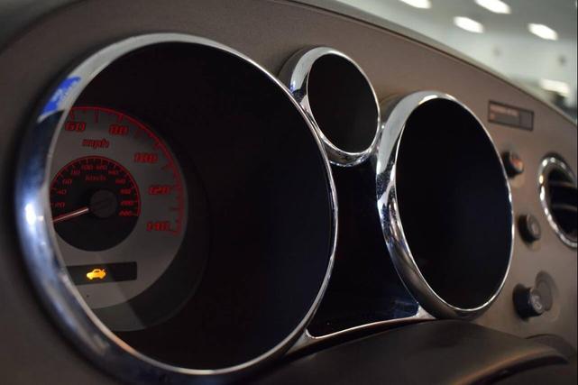 Photo of 2007 Mysterious (Black) Pontiac Solstice