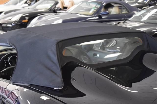 Photo of 2007 Mysterious (Black) Pontiac Solstice