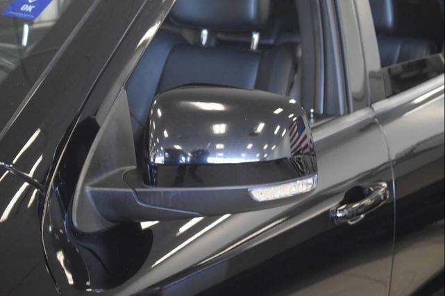 Photo of 2020 DB Black Clearcoat Dodge Durango