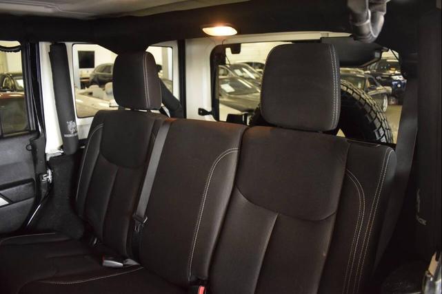 Photo of 2016 Black Clearcoat Jeep Wrangler Unlimited