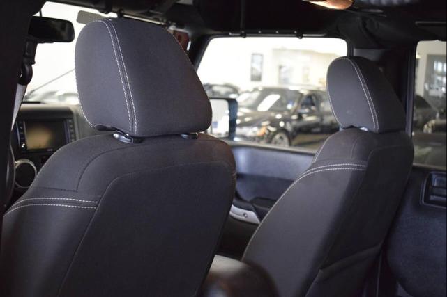 Photo of 2016 Black Clearcoat Jeep Wrangler Unlimited