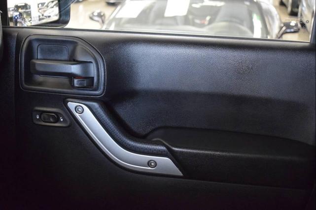 Photo of 2016 Black Clearcoat Jeep Wrangler Unlimited
