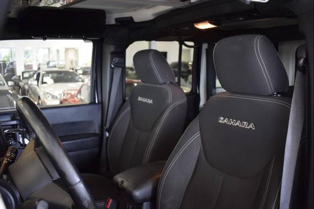 Photo of 2016 Black Clearcoat Jeep Wrangler Unlimited
