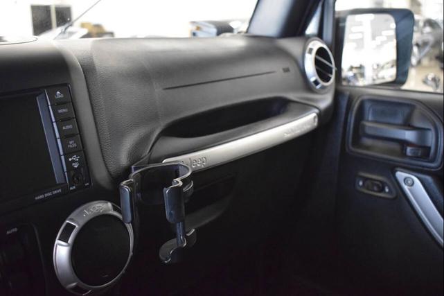 Photo of 2016 Black Clearcoat Jeep Wrangler Unlimited