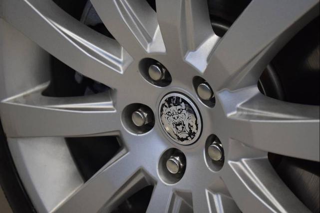 Photo of 2007 Liquid Silver Jaguar XK