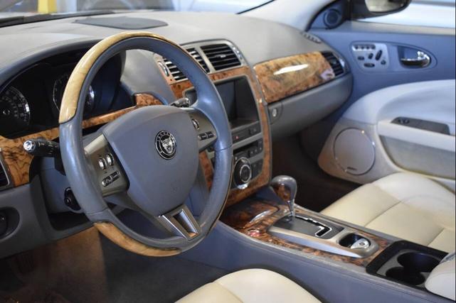 Photo of 2007 Liquid Silver Jaguar XK