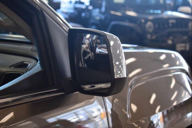 Photo of 2015 Bronze Alloy Metallic GMC Canyon