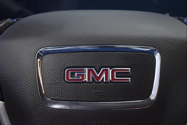 Photo of 2015 Bronze Alloy Metallic GMC Canyon