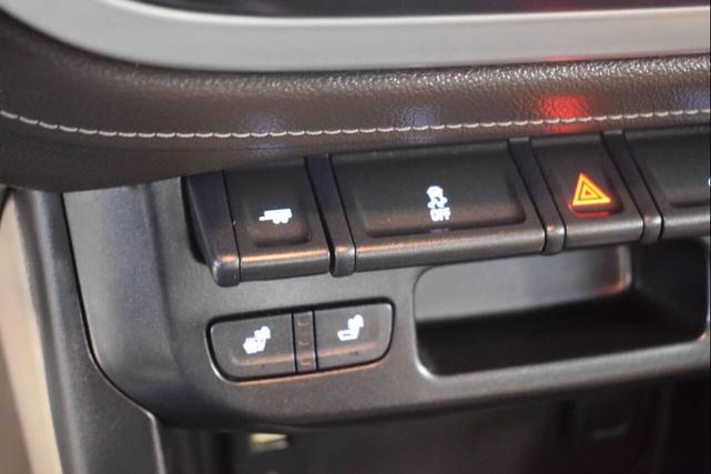 Photo of 2015 Bronze Alloy Metallic GMC Canyon