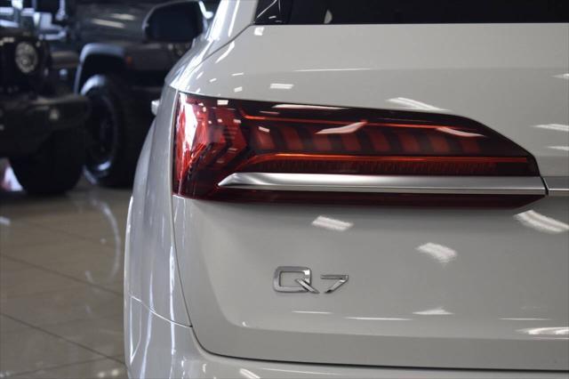 Photo of 2020 White Audi Q7