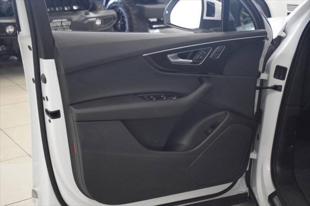 Photo of 2020 White Audi Q7