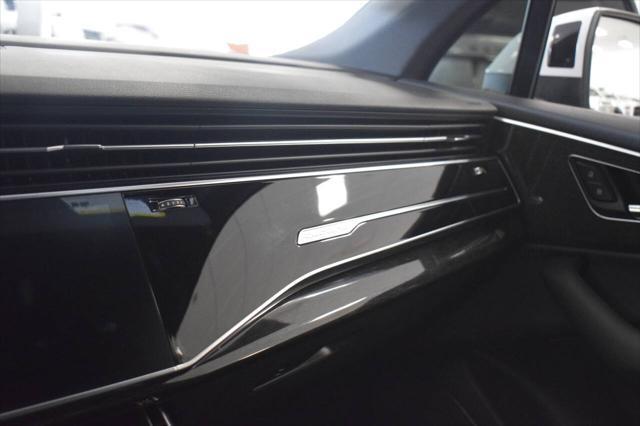Photo of 2020 White Audi Q7
