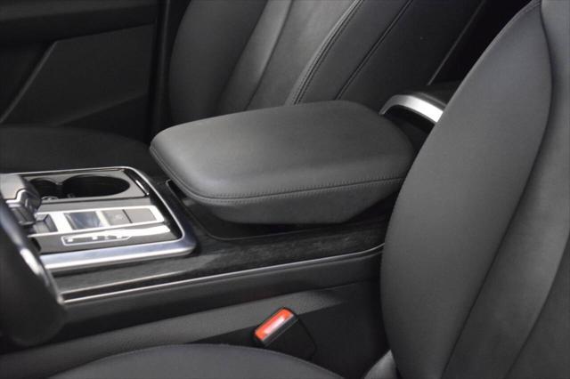 Photo of 2020 White Audi Q7