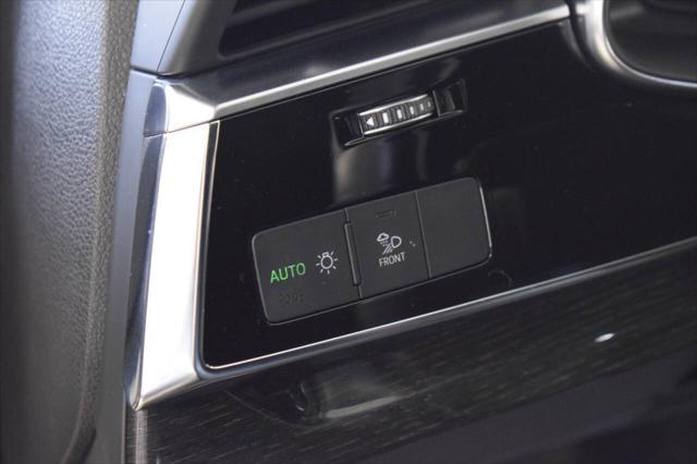 Photo of 2020 White Audi Q7