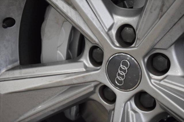 Photo of 2020 White Audi Q7