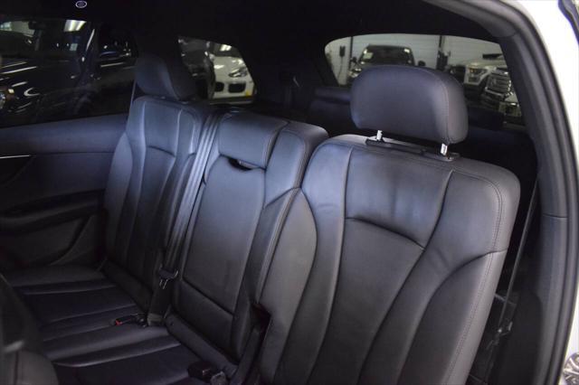 Photo of 2020 White Audi Q7